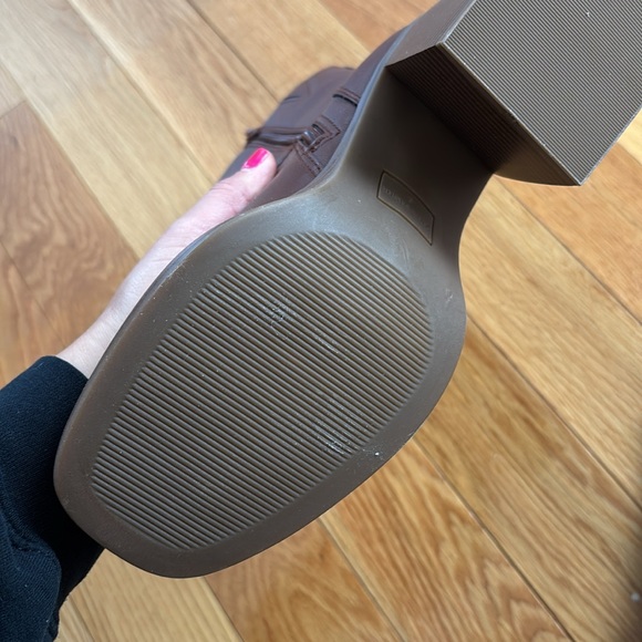 Brand new chunk heel boots - Picture 2 of 6